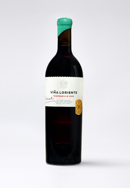 Tempranillo render with white background